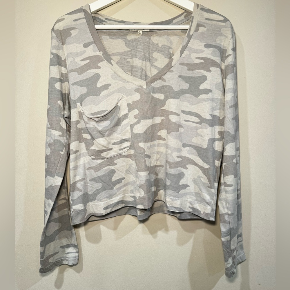 Z SUPPLY Camo Long Sleeve Cropped Top – sage (Size S)